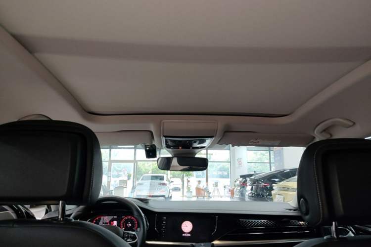 Used Volkswagen Passat 2023 Revised 380TSI Luxury Edition Headliner