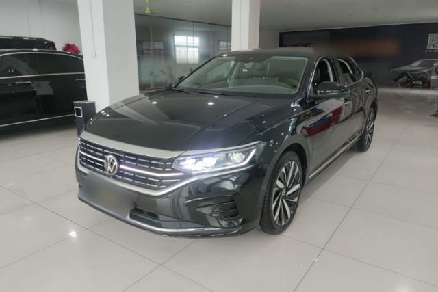 Volkswagen Passat 2023 380TSI Luxury Edition usado