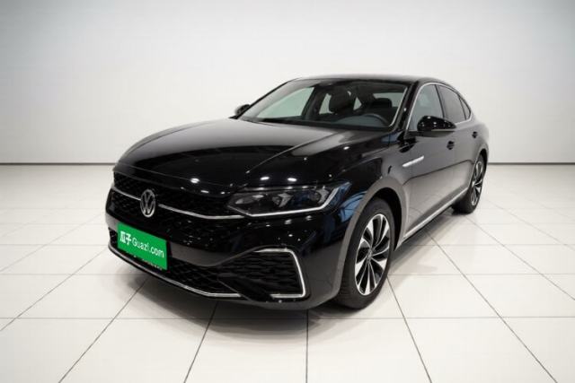 Volkswagen Passat 2023 330TSI Starry Elite Edition مستعملة