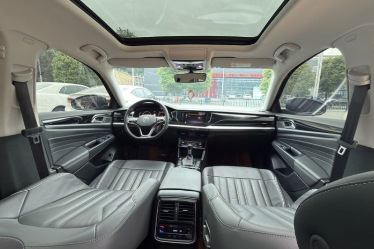 Used Volkswagen Passat 2023 330TSI Starry Elite Edition Interior 1
