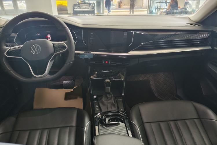 Used Volkswagen Passat 2023 330TSI Elite Edition Interior 1