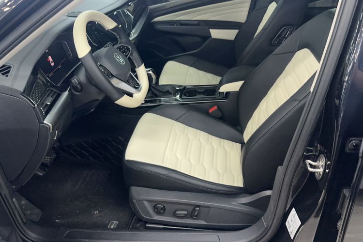 Used Volkswagen Passat 2023 Revised 330TSI Starry Elite Edition Interior 1