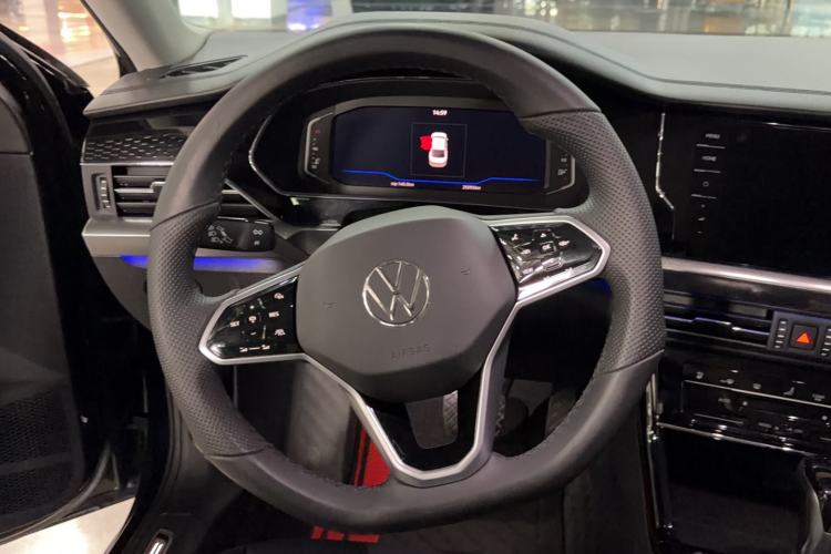 Used Volkswagen Passat 2023 330TSI Luxury Edition Interior 1