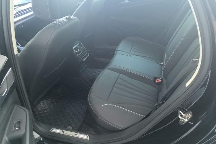 Used Volkswagen Passat 2023 Revised 380TSI Luxury Edition Interior 1