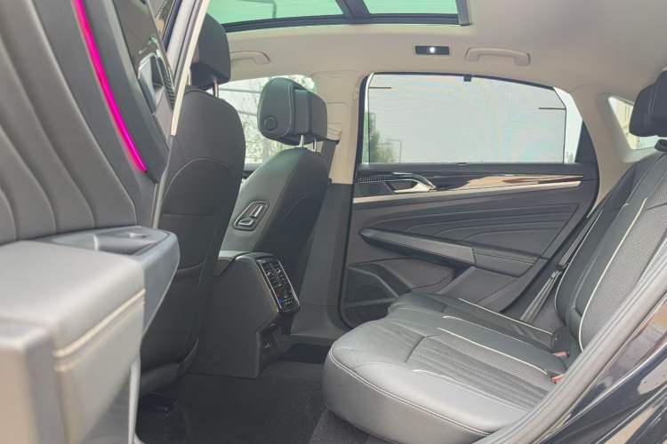 Used Volkswagen Passat 2023 330TSI Starry Luxury Edition Interior 1