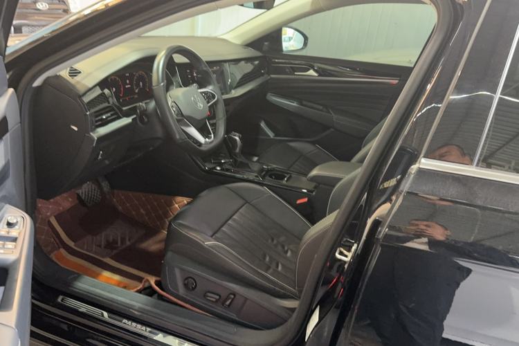 Used Volkswagen Passat 2023 330TSI Starry Elite Edition Interior 1