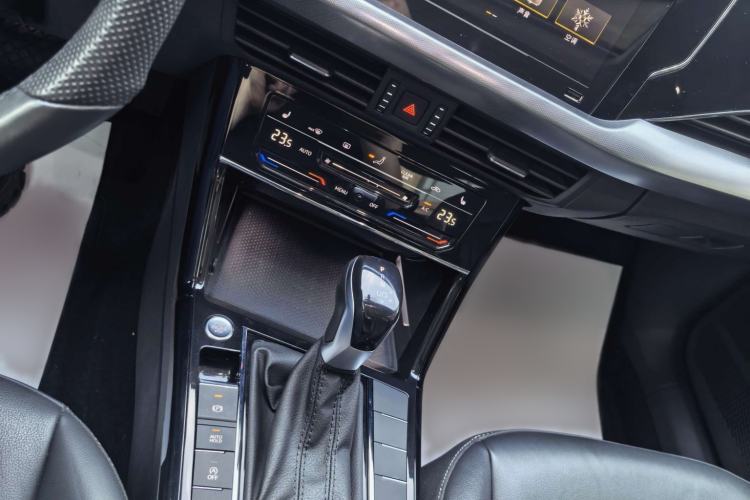 Used Volkswagen Passat 2023 Revised 330TSI Elite Edition Interior 10