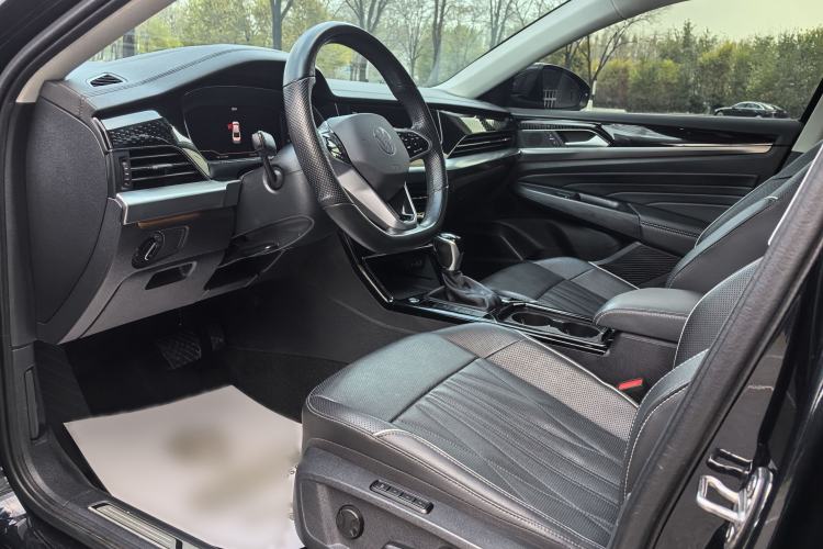 Used Volkswagen Passat 2023 Restyled 330TSI Starry Luxury Edition Interior 2