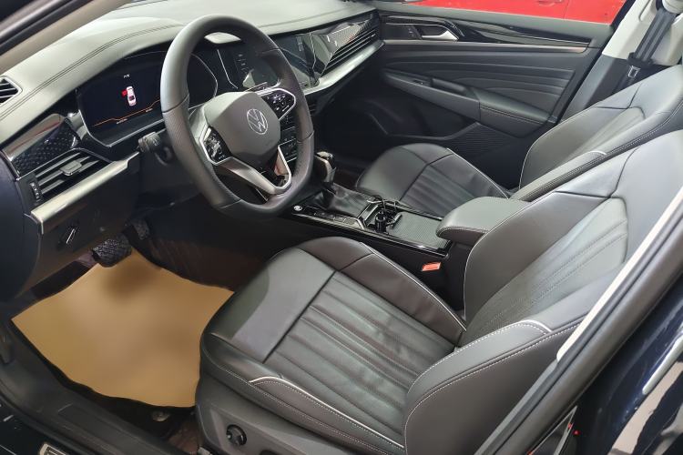 Used Volkswagen Passat 2023 330TSI Elite Edition Interior 2