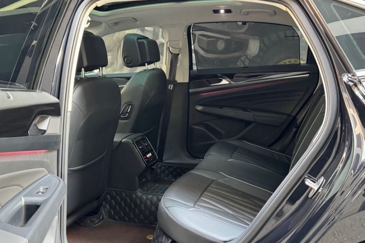 Used Volkswagen Passat 2023 Facelift 330TSI Luxury Edition Interior 2