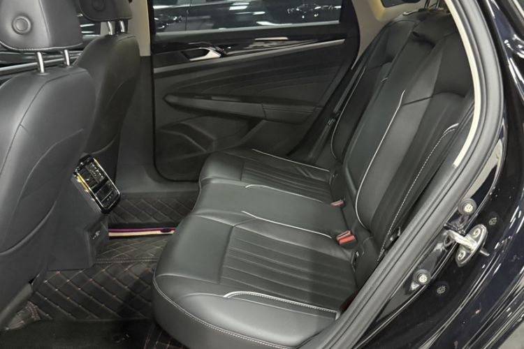 Used Volkswagen Passat 2023 330TSI Elite Edition Interior 2