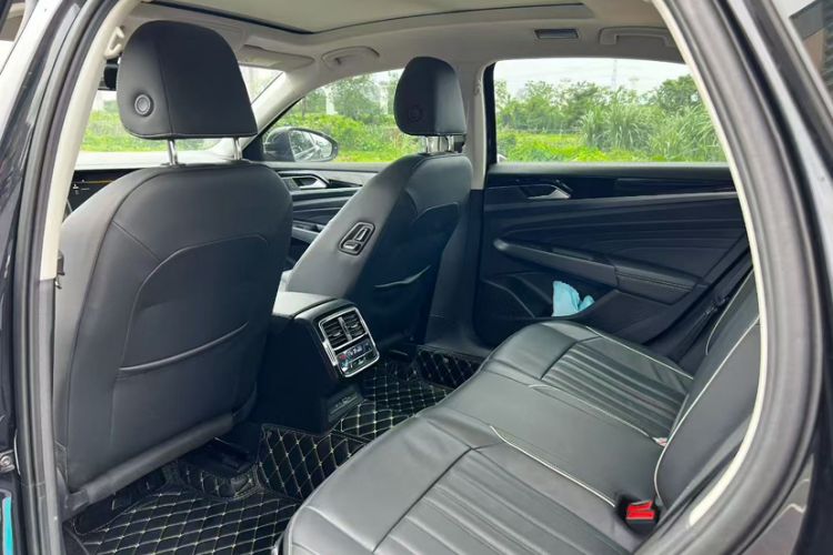 Used Volkswagen Passat 2023 Revised 330TSI Elite Edition Interior 2