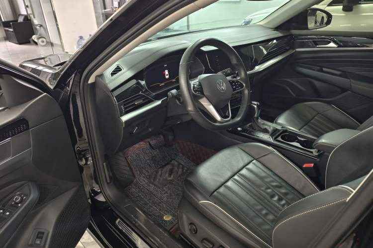Used Volkswagen Passat 2023 Revised 330TSI Elite Edition Interior 2