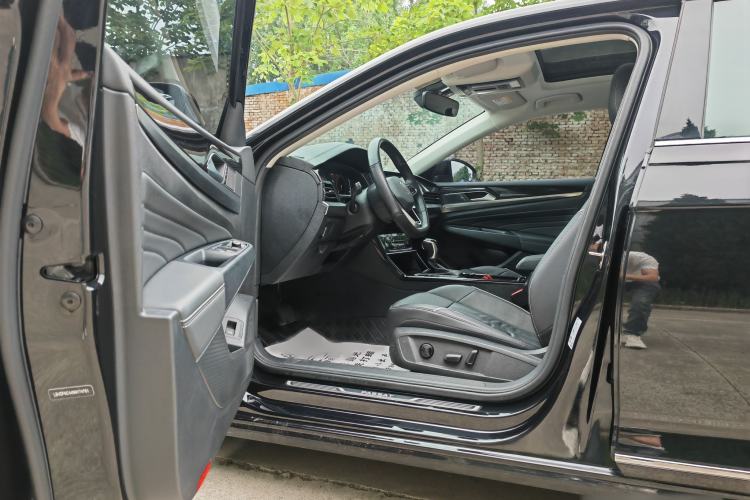 Used Volkswagen Passat 2023 330TSI Starry Elite Edition Interior 2