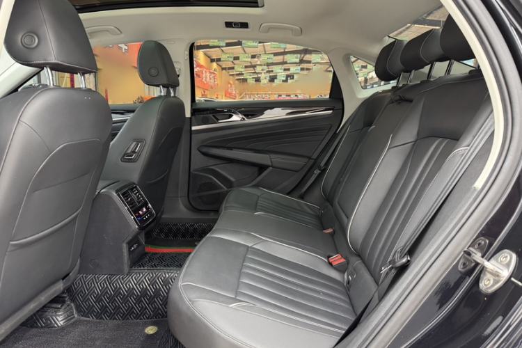 Used Volkswagen Passat 2023 Revised 330TSI Elite Edition Interior 2