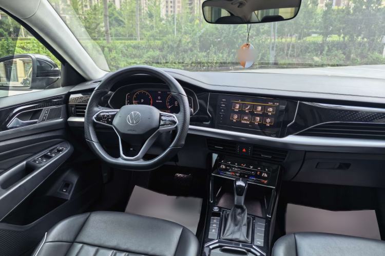 Used Volkswagen Passat 2023 Revised 330TSI Elite Edition Interior 2