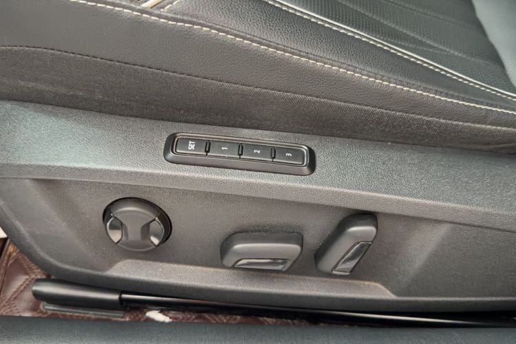 Used Volkswagen Passat 2023 Restyled 330TSI Starry Luxury Edition Interior 3