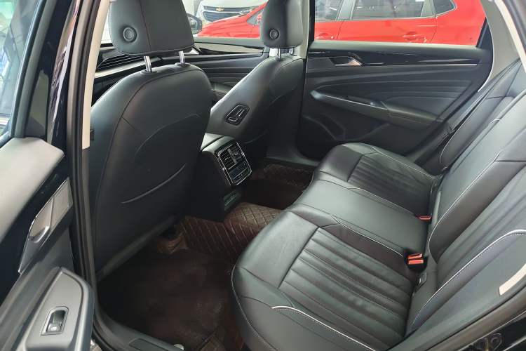 Used Volkswagen Passat 2023 330TSI Elite Edition Interior 3