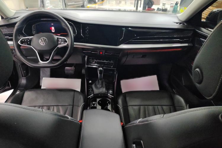 Used Volkswagen Passat 2023 Facelift 330TSI Luxury Edition Interior 3