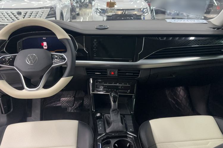 Used Volkswagen Passat 2023 Revised 330TSI Starry Elite Edition Interior 3