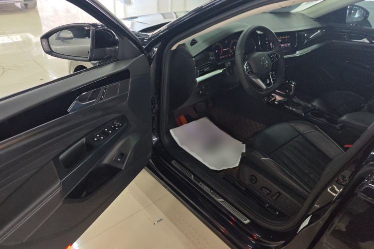 Used Volkswagen Passat 2023 Revised 330TSI Starry Elite Edition Interior 3