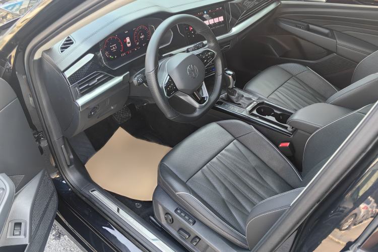 Used Volkswagen Passat 2023 330TSI Starry Luxury Edition Interior 3
