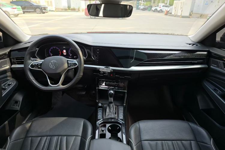 Used Volkswagen Passat 2023 Facelift 330TSI Luxury Edition Interior 3