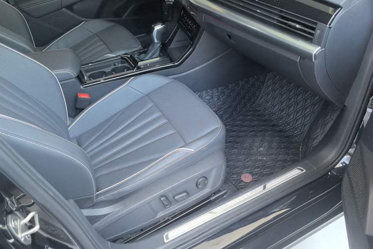 Used Volkswagen Passat 2023 Revised 380TSI Luxury Edition Interior 3
