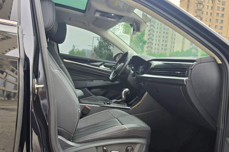 Used Volkswagen Passat 2023 330TSI Starry Luxury Edition Interior 3