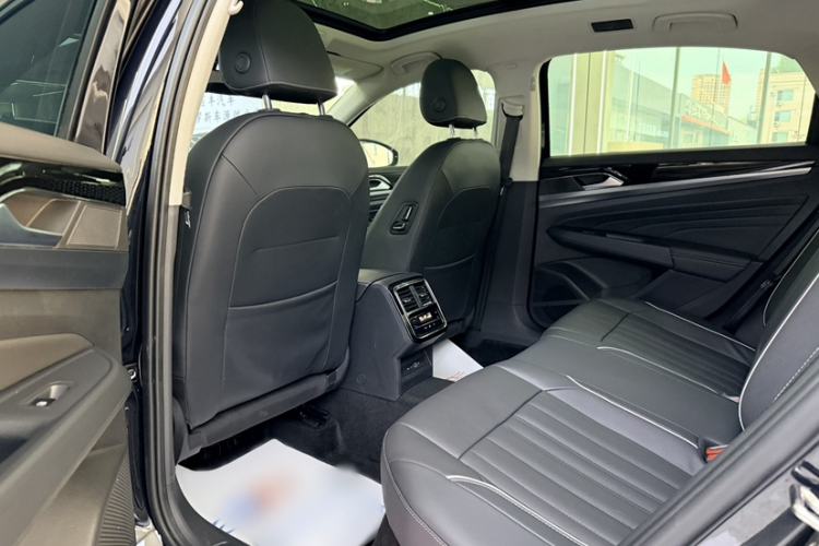 Used Volkswagen Passat 2023 330TSI Starry Elite Edition Interior 3