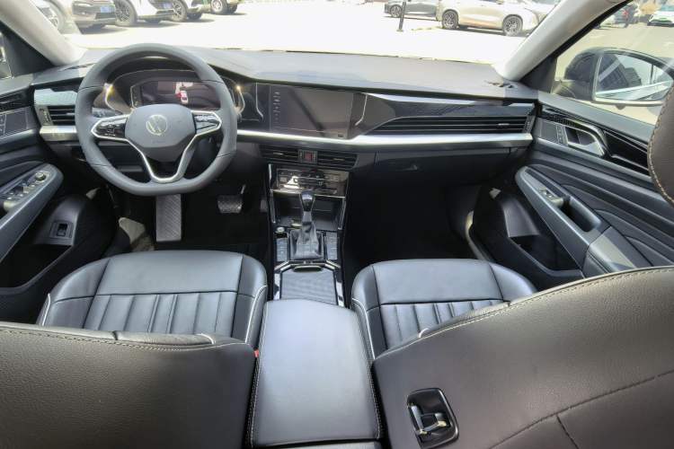 Used Volkswagen Passat 2023 Revised 330TSI Elite Edition Interior 3