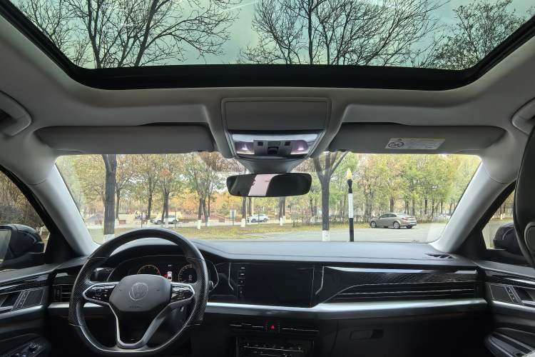 Used Volkswagen Passat 2023 Restyled 330TSI Starry Luxury Edition Interior 4