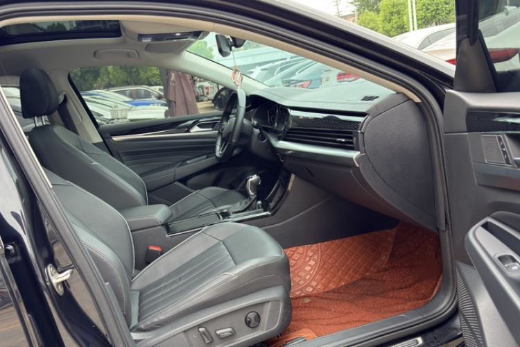Used Volkswagen Passat 2023 330TSI Starry Elite Edition Interior 4