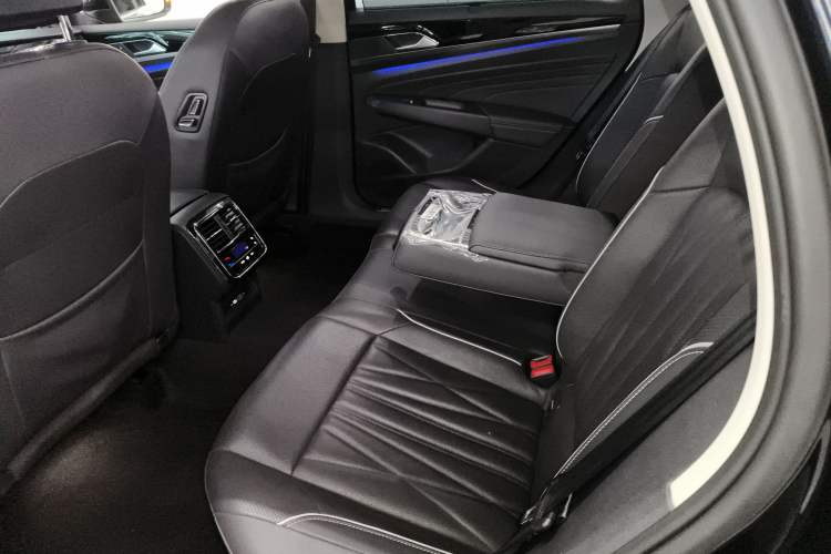 Used Volkswagen Passat 2023 Restyled 330TSI Starry Luxury Edition Interior 4