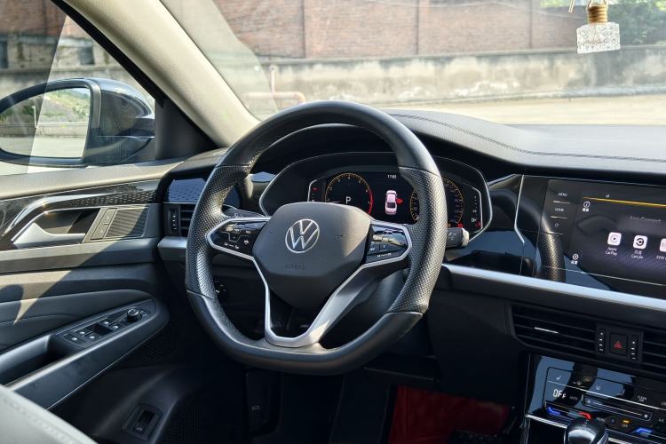 Used Volkswagen Passat 2023 Revised 330TSI Starry Elite Edition Interior 4