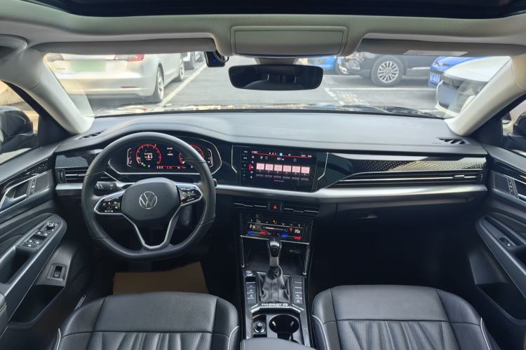 Used Volkswagen Passat 2023 330TSI Starry Luxury Edition Interior 4