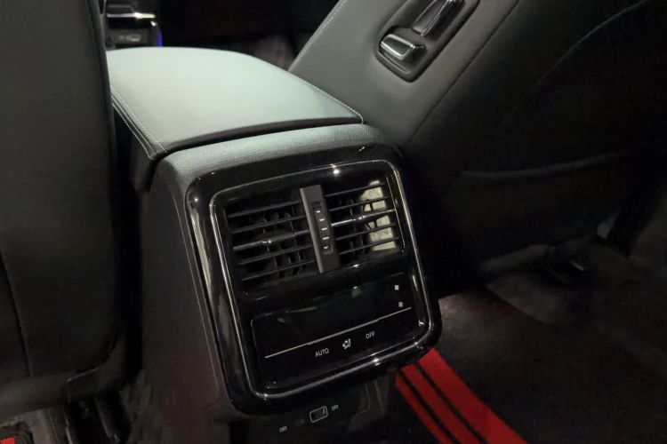 Used Volkswagen Passat 2023 330TSI Luxury Edition Interior 4