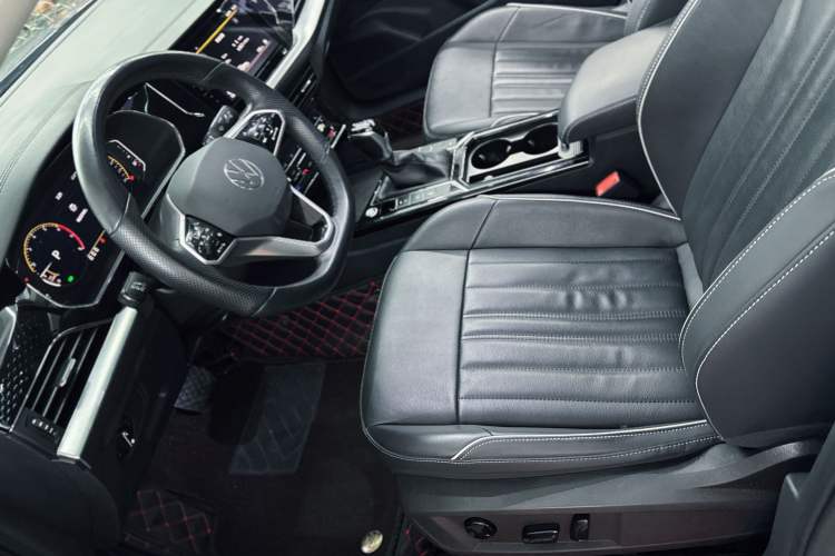 Used Volkswagen Passat 2023 Revised 330TSI Starry Elite Edition Interior 4
