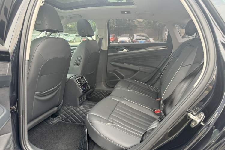 Used Volkswagen Passat 2023 Revised 330TSI Elite Edition Interior 4