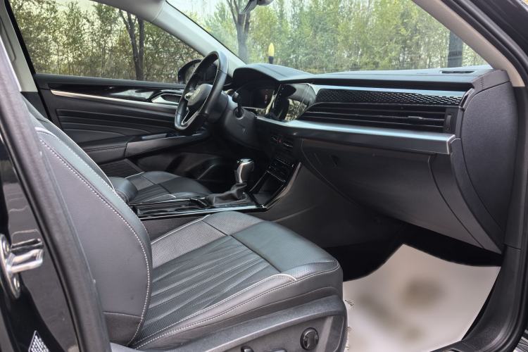 Used Volkswagen Passat 2023 Restyled 330TSI Starry Luxury Edition Interior 5