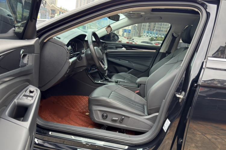 Used Volkswagen Passat 2023 330TSI Starry Elite Edition Interior 5