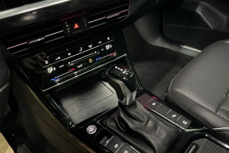 Used Volkswagen Passat 2023 330TSI Starry Luxury Edition Interior 5