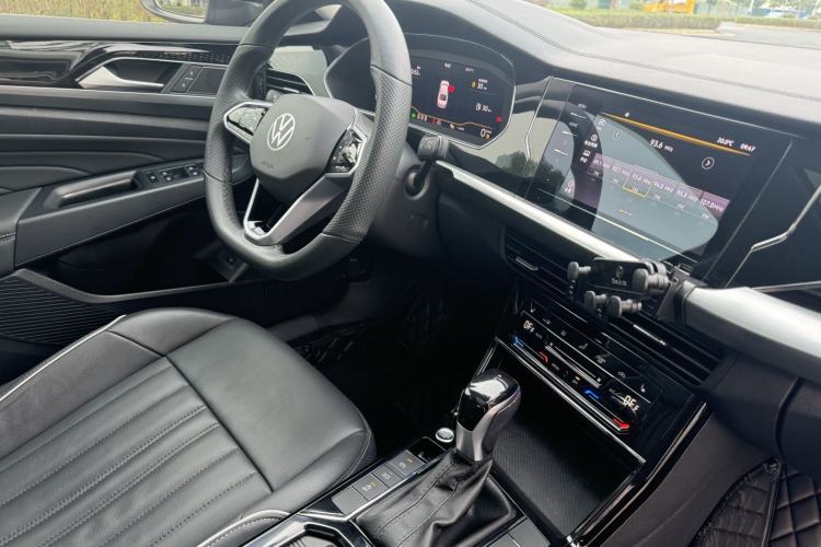 Used Volkswagen Passat 2023 Revised 330TSI Elite Edition Interior 5