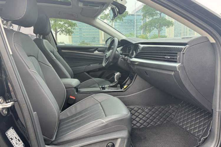 Used Volkswagen Passat 2023 Revised 330TSI Elite Edition Interior 6