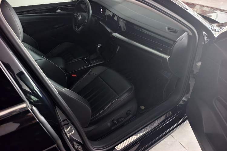 Used Volkswagen Passat 2023 Revised 330TSI Starry Elite Edition Interior 7