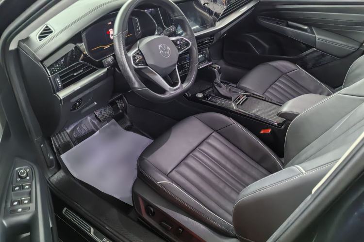 Used Volkswagen Passat 2023 330TSI Starry Elite Edition Interior 8