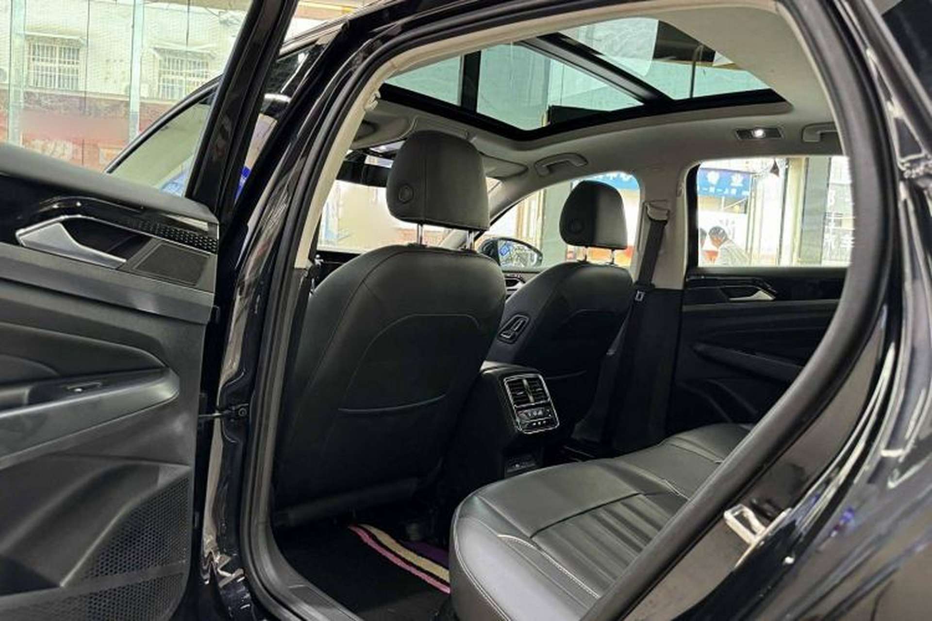 Used Volkswagen Passat 2023 Revised 330TSI Elite Edition Interior 8
