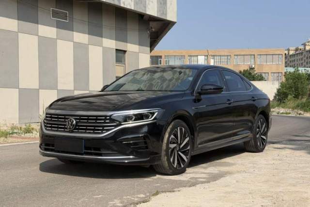 Używany Volkswagen Passat 2023 Facelift 330TSI Luxury Edition