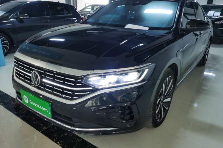Used Volkswagen Passat 2023 Facelift 330TSI Luxury Edition Guazi used car, China used car export, Used car for sale, Used  cars, Cheapest cars for sale