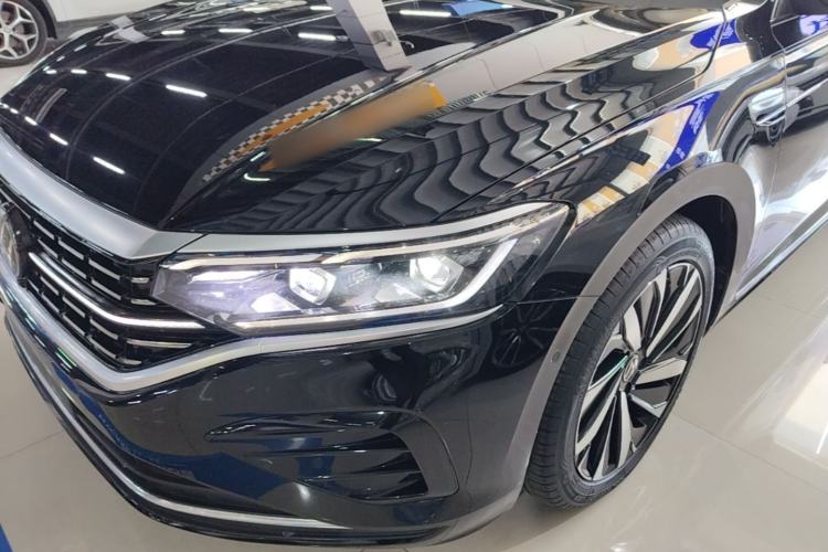Used Volkswagen Passat 2023 Facelift 330TSI Luxury Edition Left Front Headlight